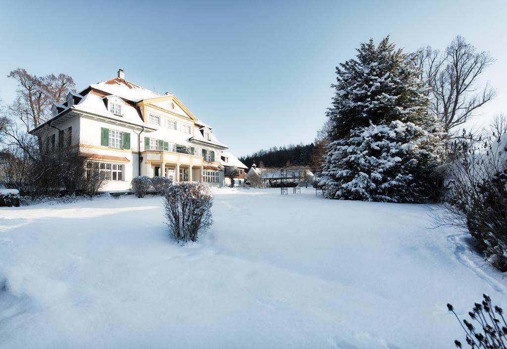 Biohotel Schlossgut Оберамбах Экстерьер фото